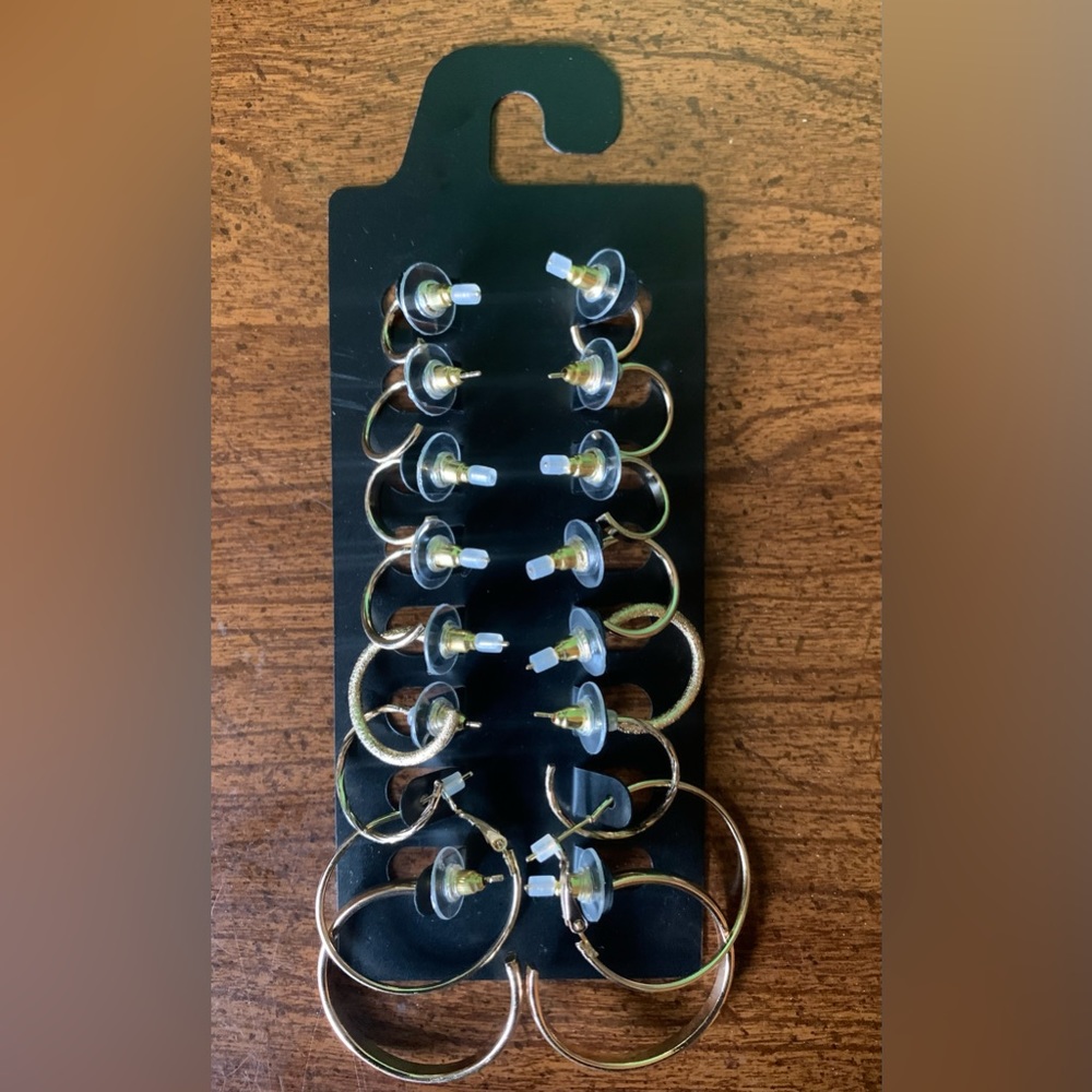 NWOT 8 pair Gold Hoop Set